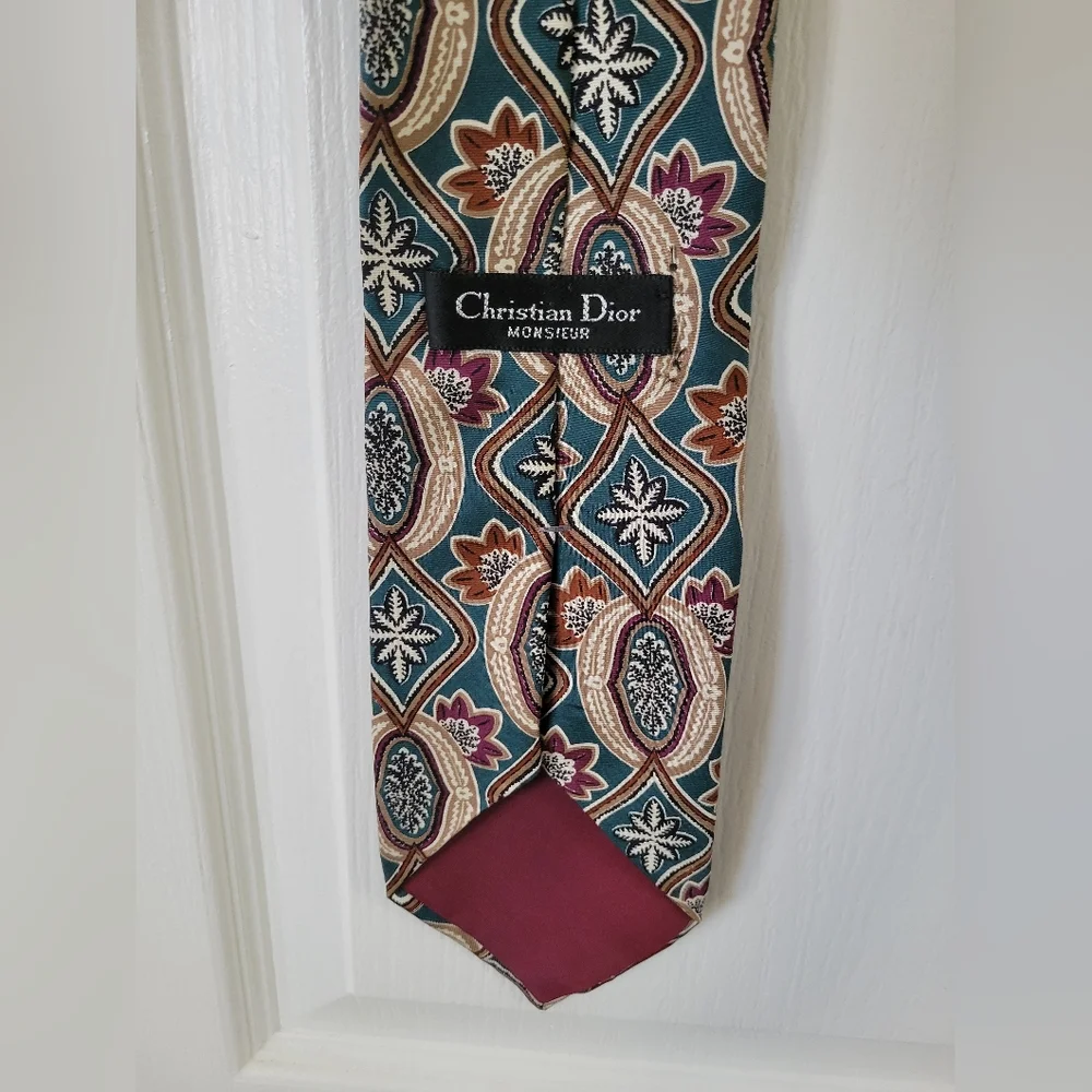 Christian Dior CD1 100% Silk Tie Designer Burgundy Green Pattern Luxury Necktie
